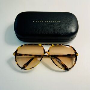 Victoria Beckham aviator tortoiseshell sunglasses